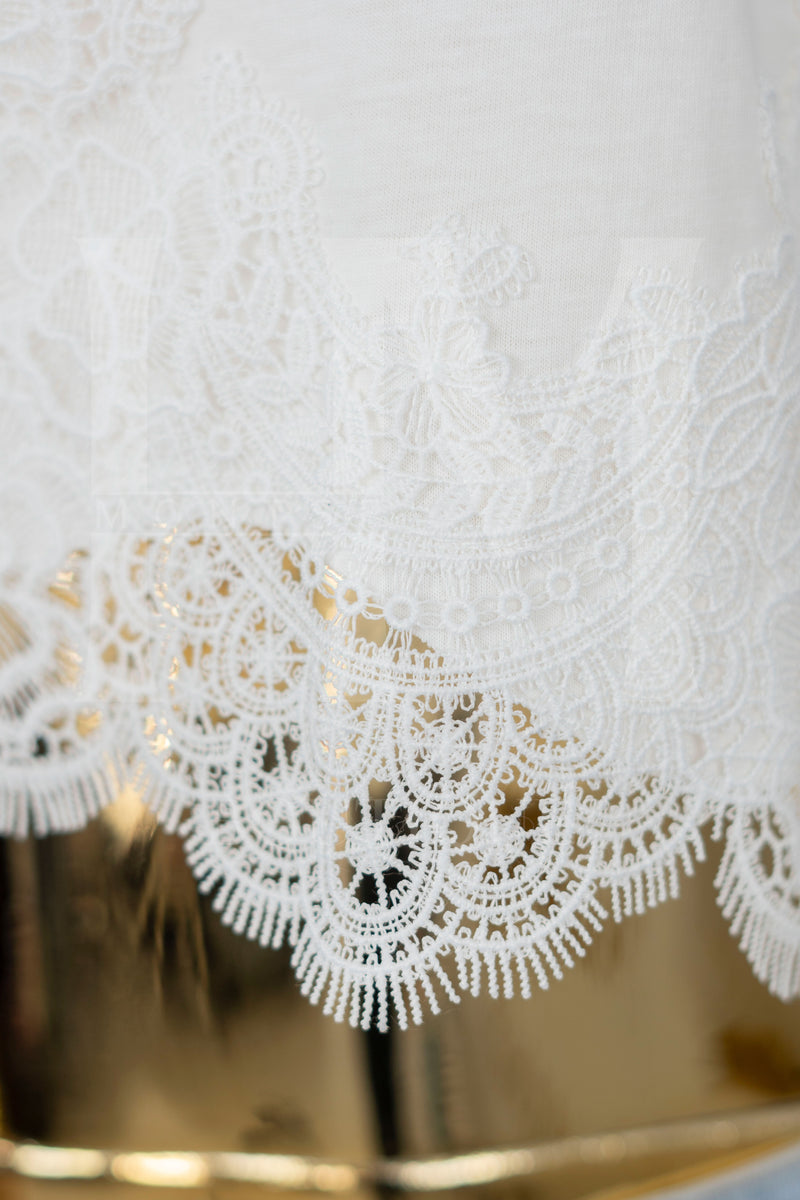 Blusa con detalle de encaje