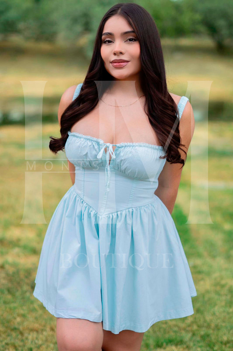 Vestido corto con tipo corset
