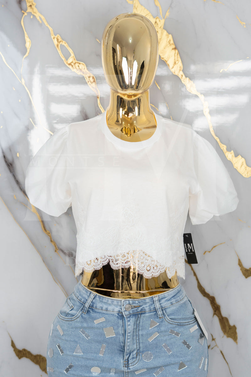Blusa con detalle de encaje