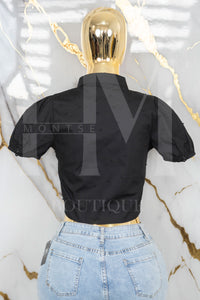 Camisa de manga corta con detalles en perlas