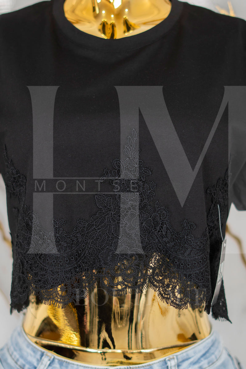 Blusa con detalle de encaje
