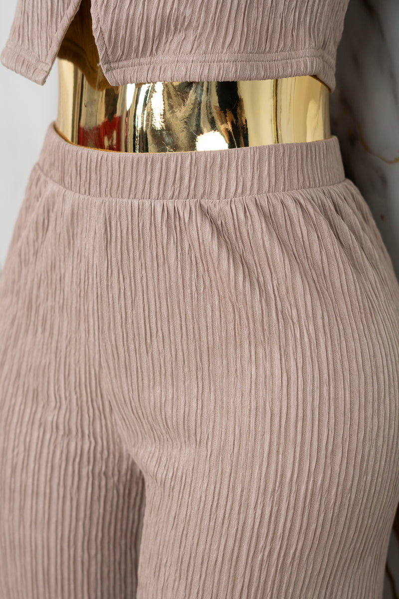 Conjunto de pantalón holgado y botones