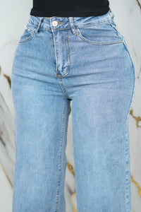 Pantalon de mezclilla con detalle en perlas