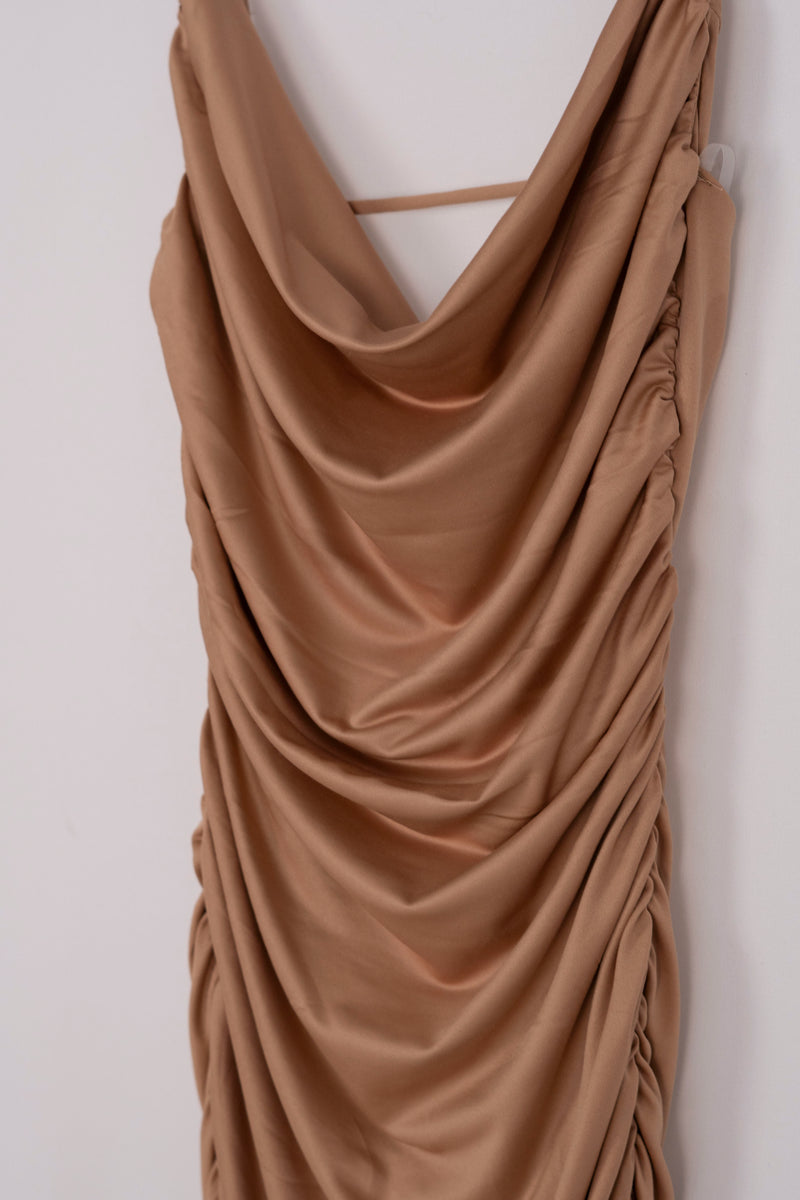 Vestido corto con tirantes
