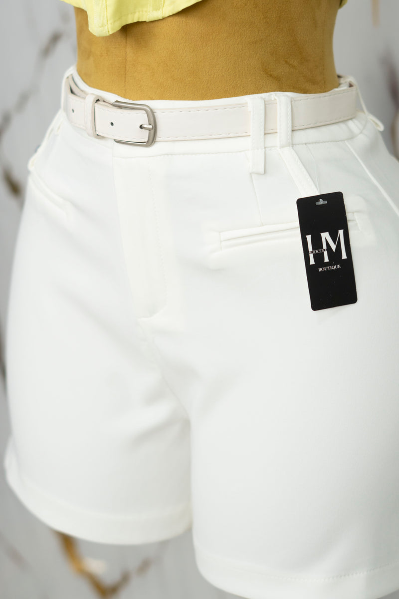 Short de vestir con cinto