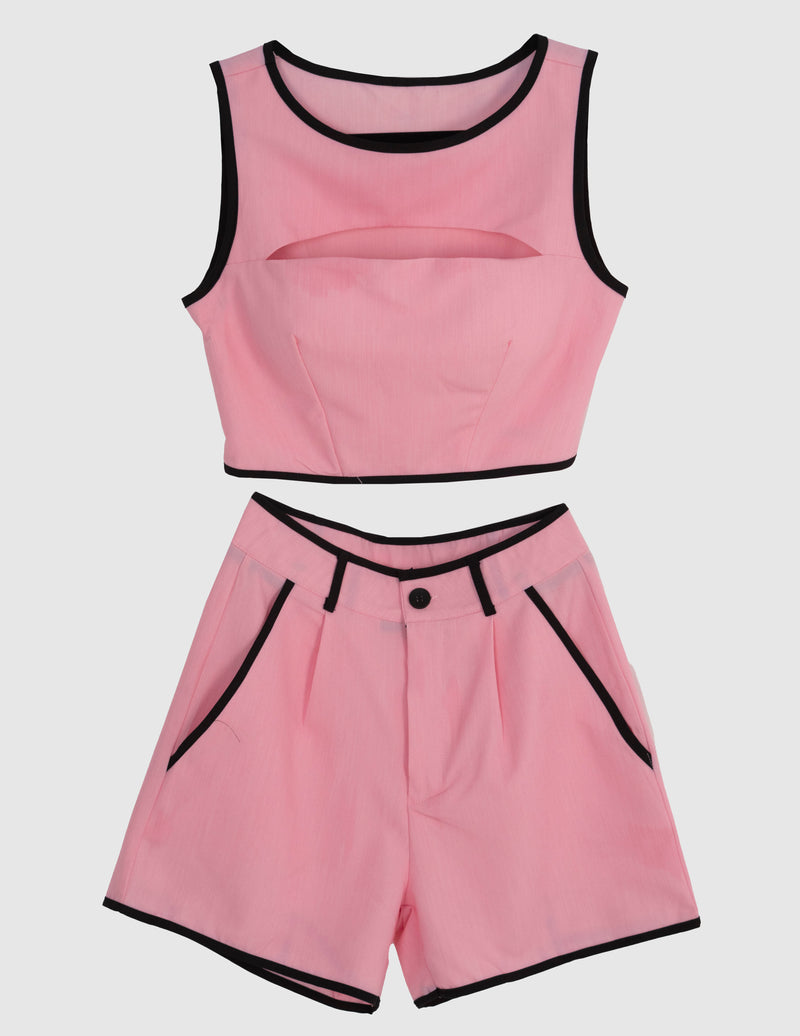 Conjunto casual con escote en pecho y copas