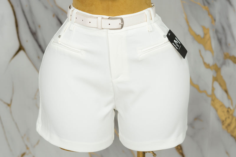 Short de vestir con cinto