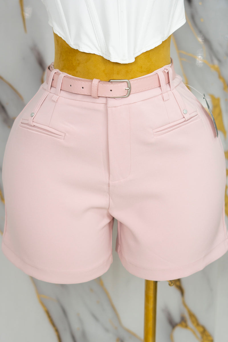 Short de vestir con cinto