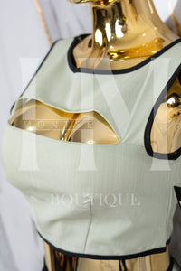 Conjunto casual con escote en pecho y copas