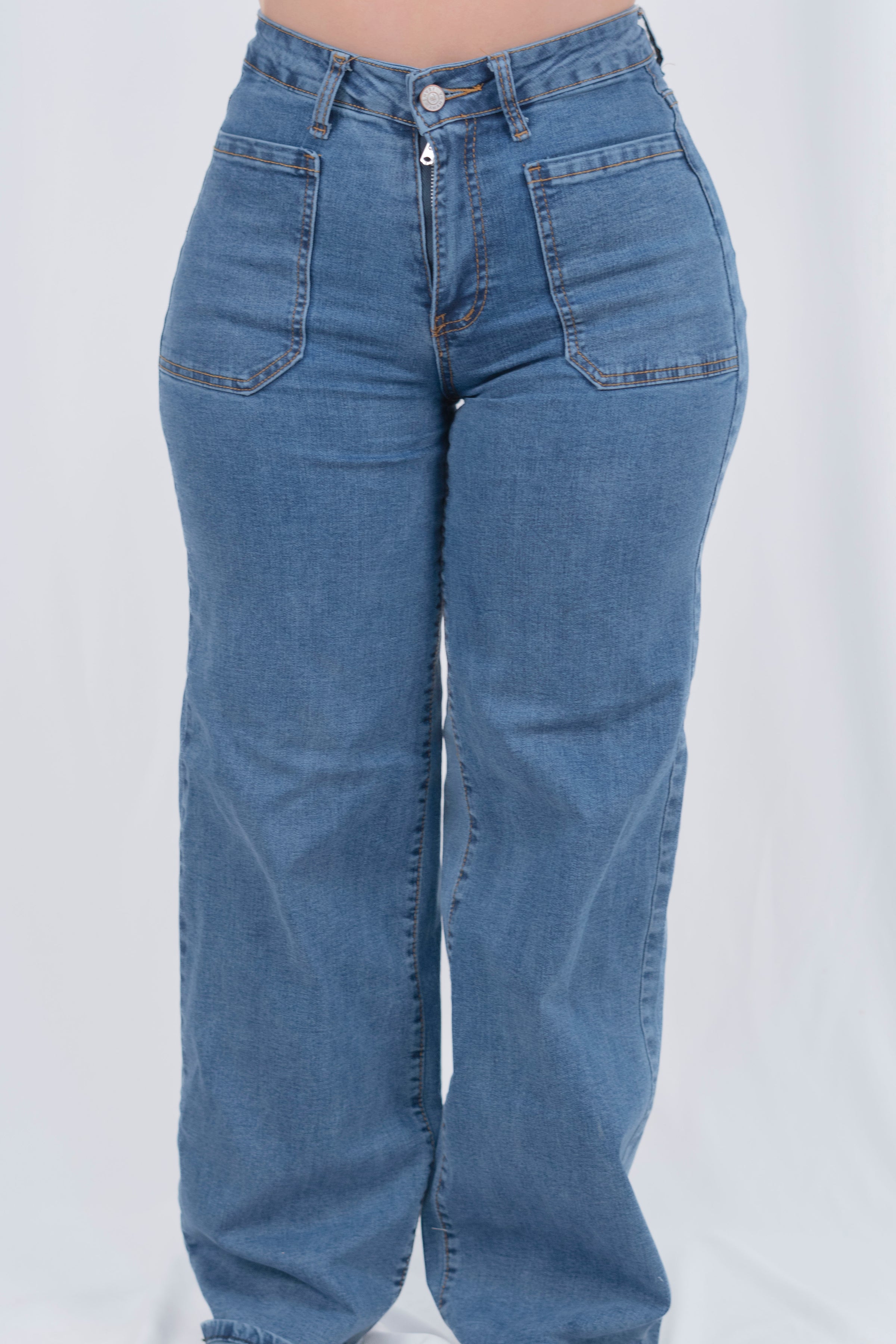 Pantalón de mezclilla hide leg con bolsa frontal
