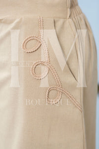 Conjunto con detalles bordados