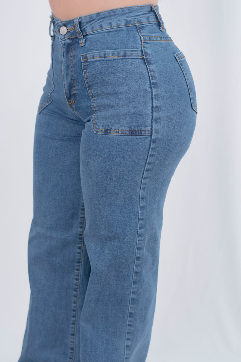 Pantalón de mezclilla hide leg con bolsa frontal