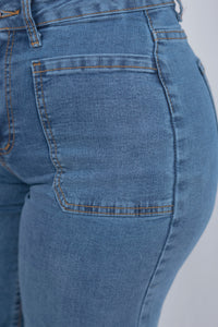 Pantalón de mezclilla hide leg con bolsa frontal