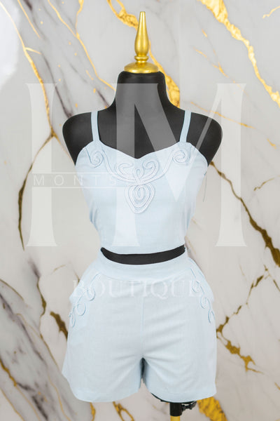 Conjunto con detalles bordados