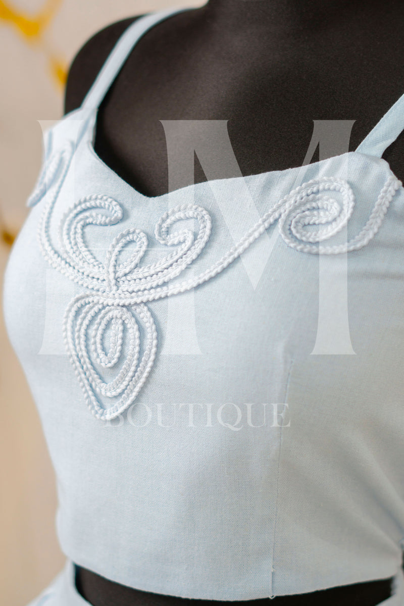 Conjunto con detalles bordados