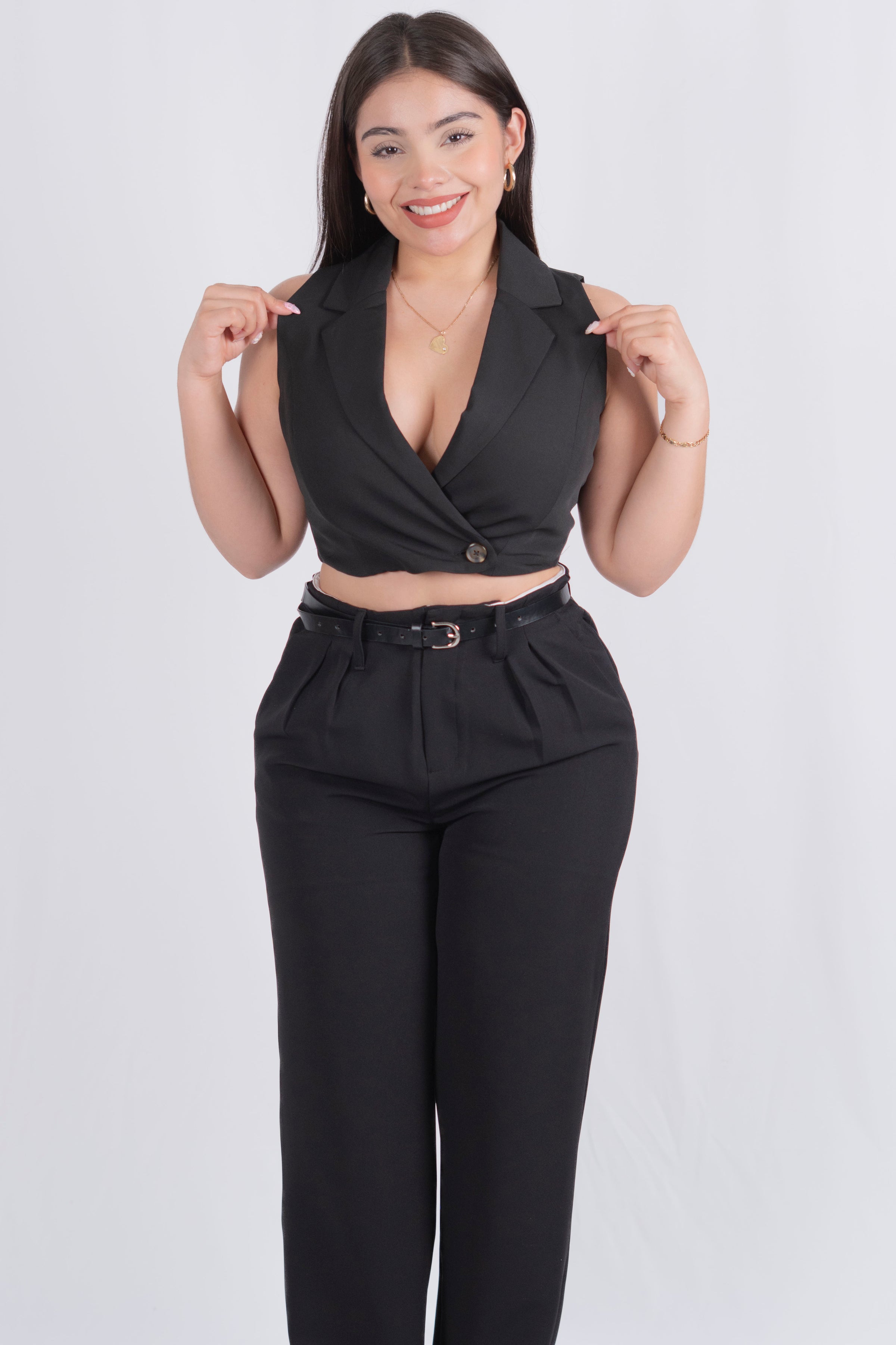 Conjunto de vestir con chaleco y cinto