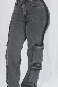 Pantalon cargo con rayas a los lados