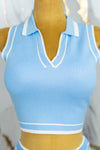 Conjunto casual de falda y blusa con cuello