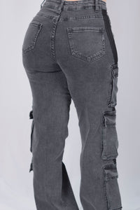 Pantalon cargo con rayas a los lados