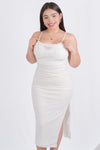 Vestido con copas y detalla holgado en pecho