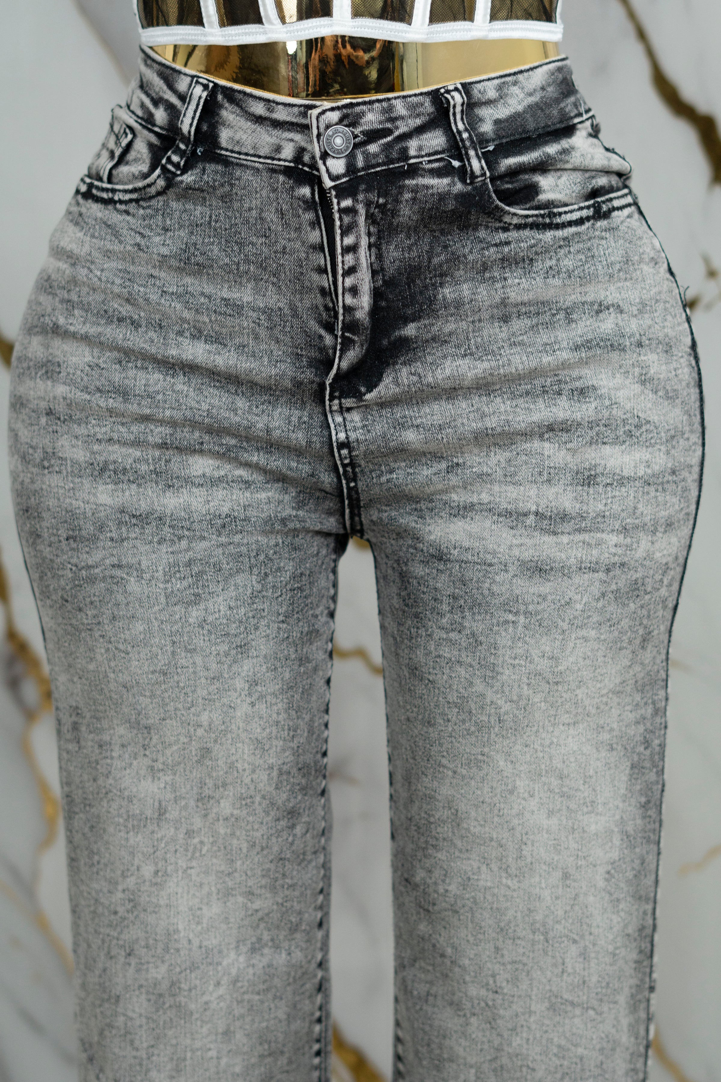Pantalón gris deslavado
