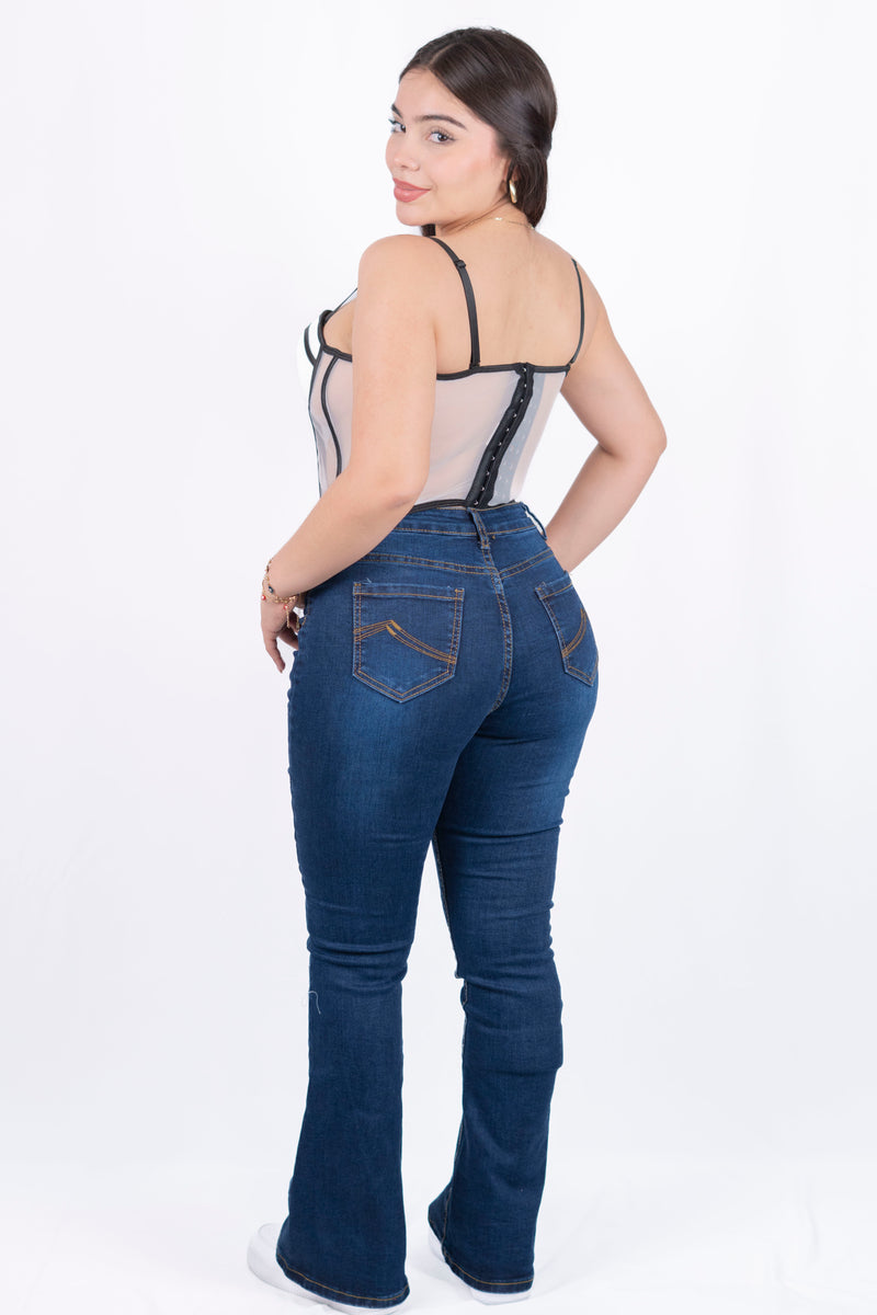 Pantalon de mezclilla skinny acampanado