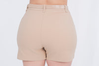 Short de vestir con cinto
