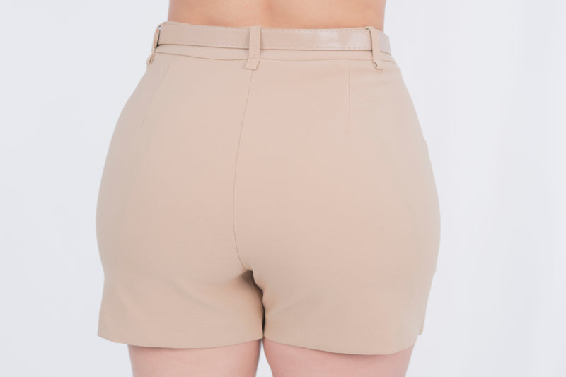 Short de vestir con cinto