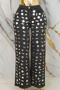 Pantalón de mezclilla con detalle en espejos