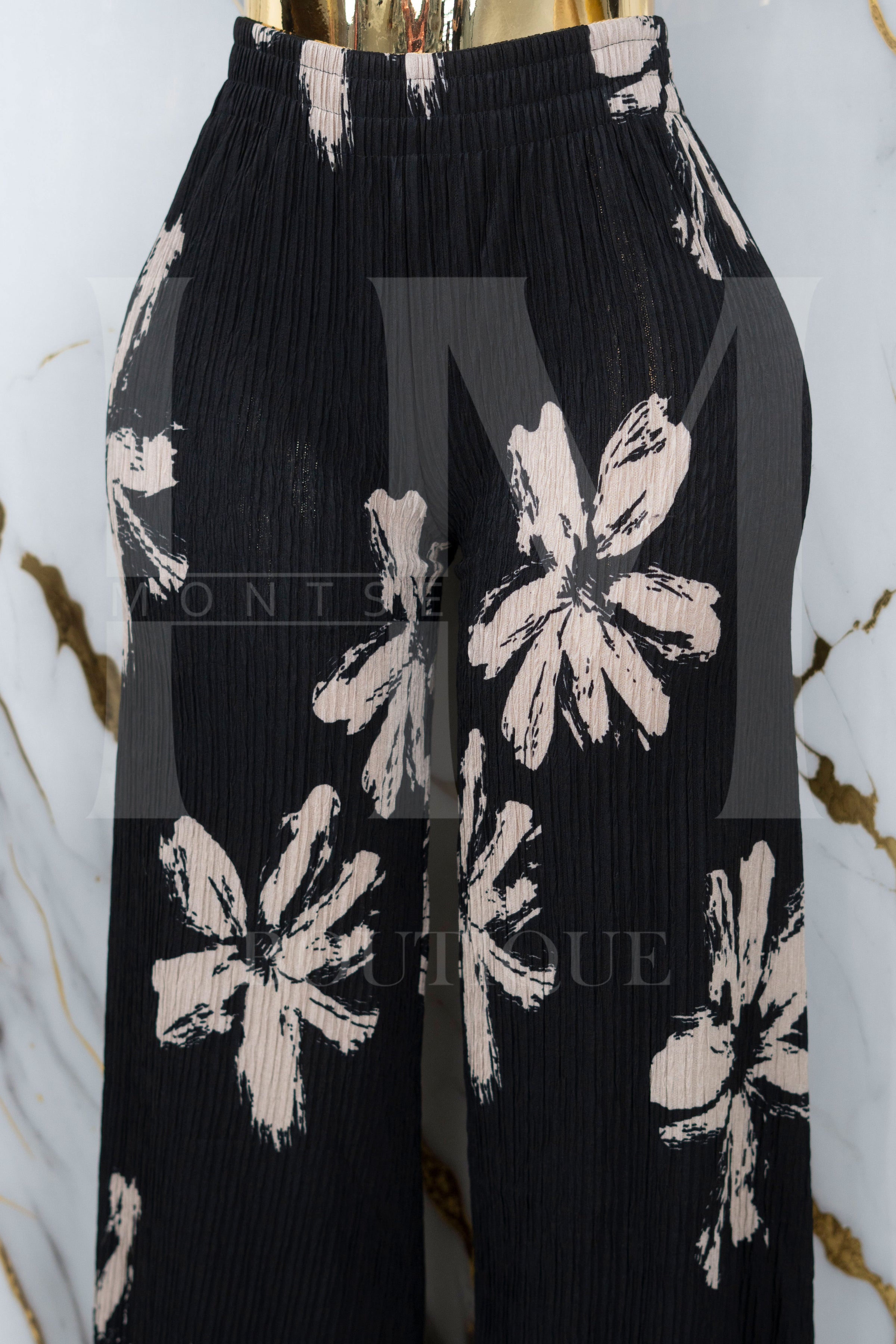 Conjunto floreado de pantalón holgado