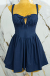 Vestido corto con tipo corset