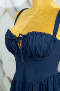 Vestido corto con tipo corset