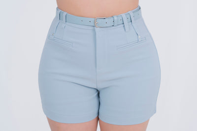 Short de vestir con cinto