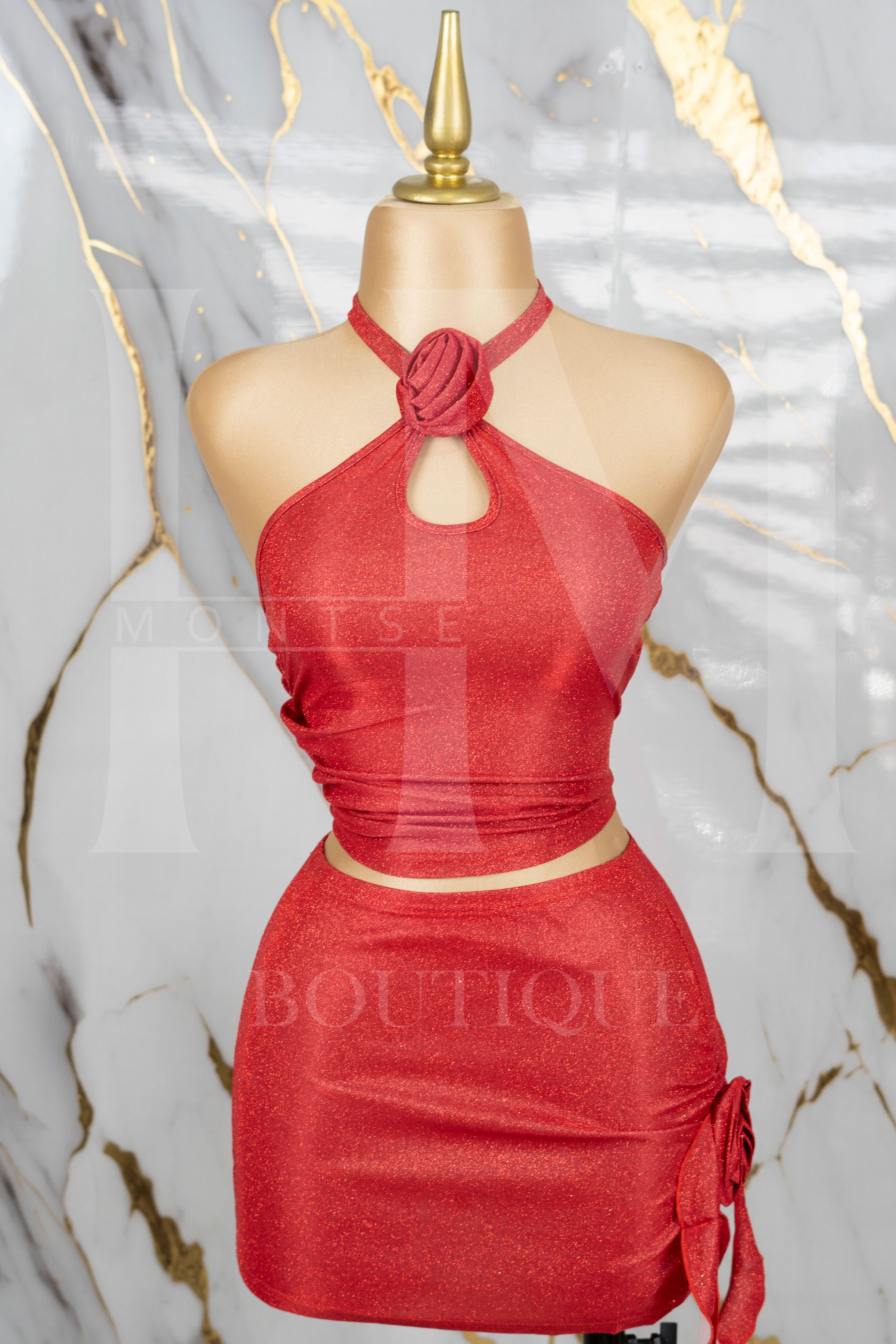 Conjunto de brillo con detalles de flor