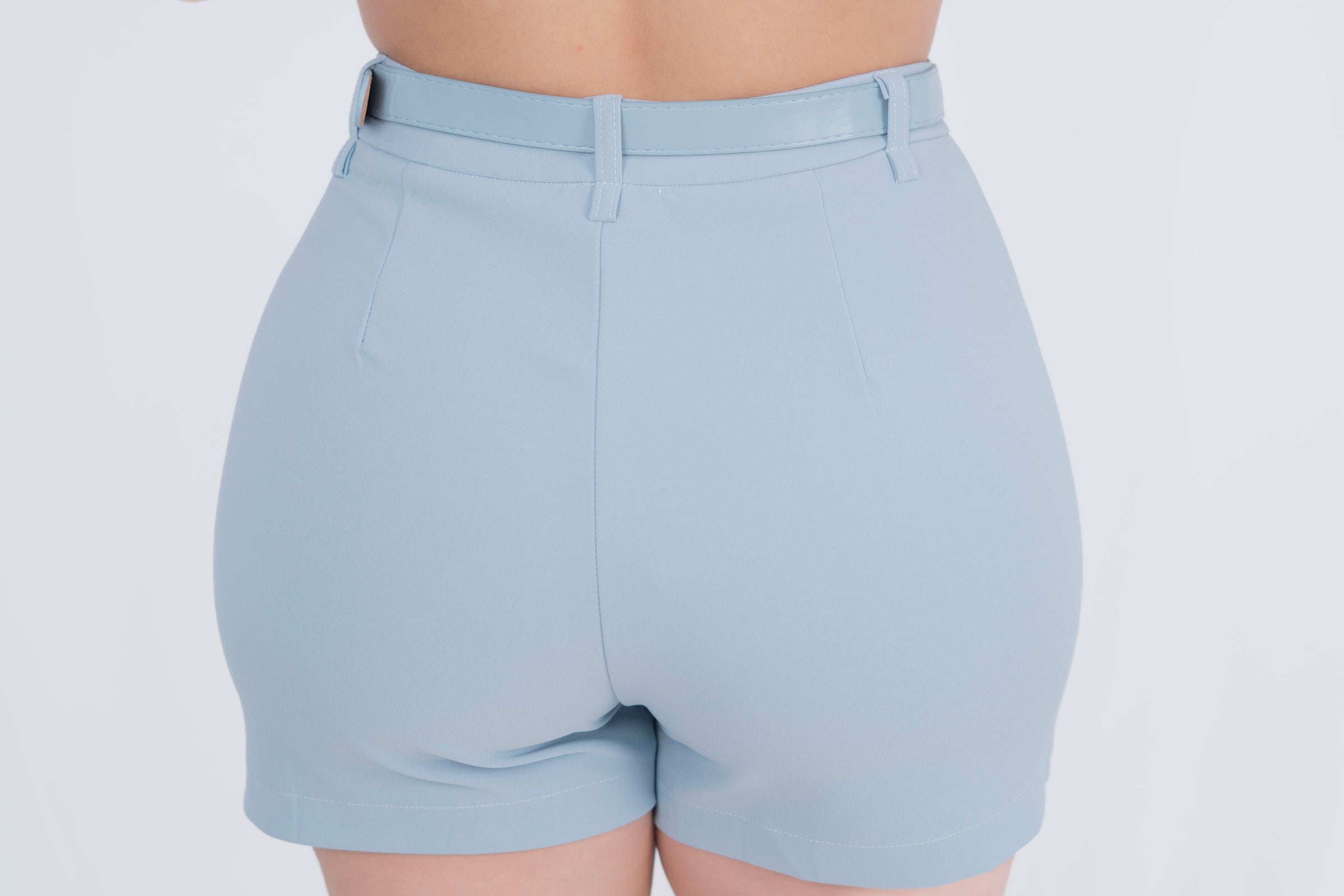 Short de vestir con cinto