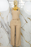 Conjunto con detalles en broches dorados