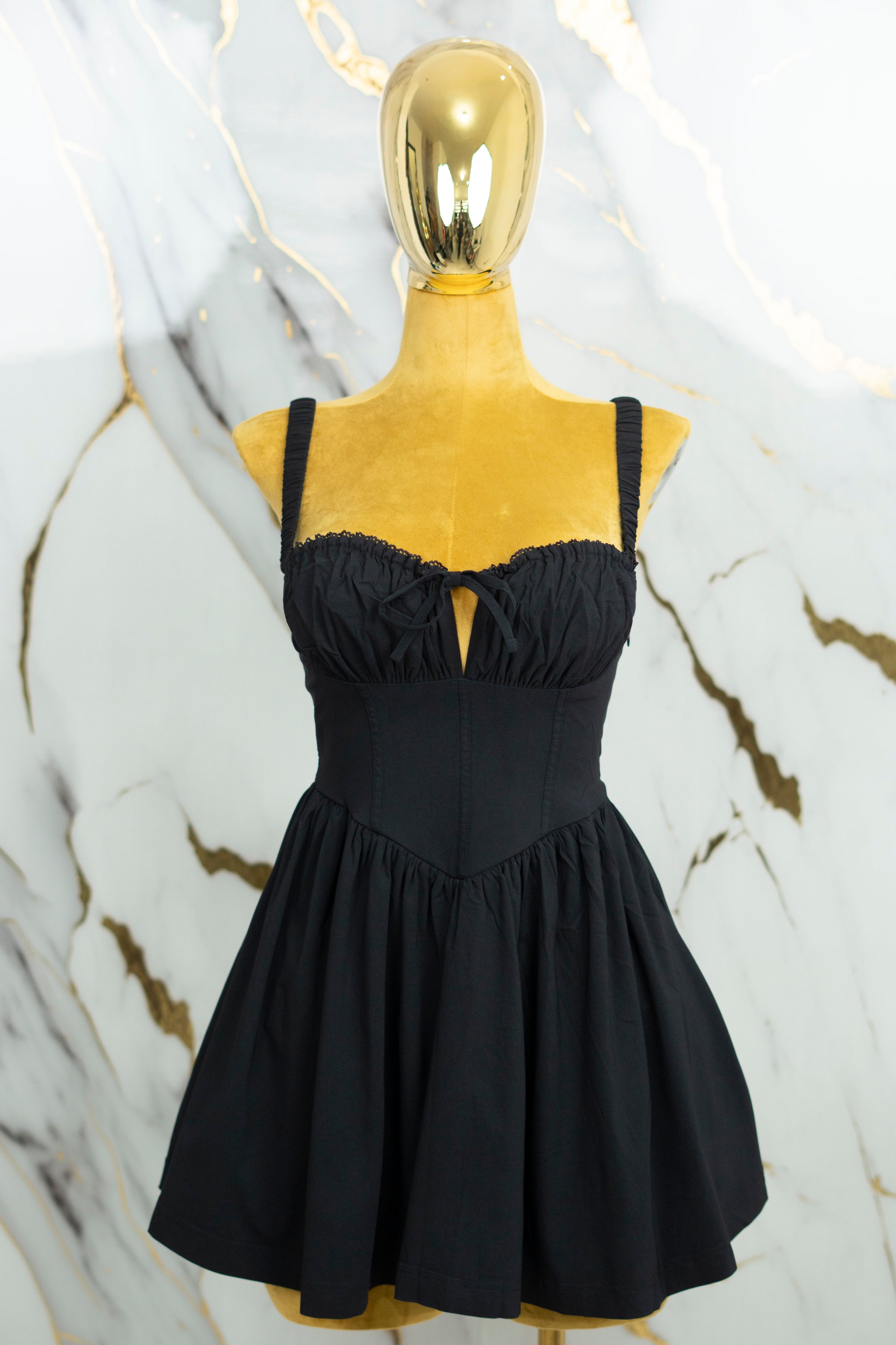 Vestido corto con tipo corset