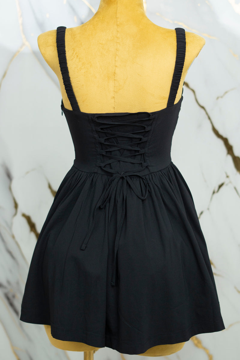 Vestido corto con tipo corset