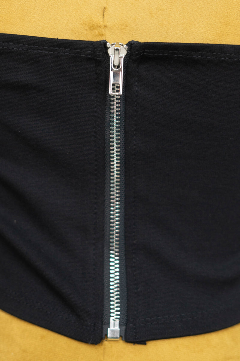 conjunto de top y falda con cintos