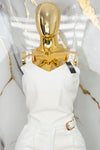 Conjunto con detalles en broches dorados