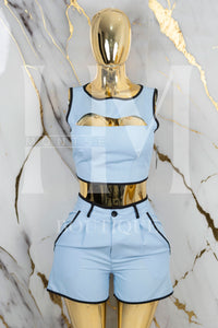 Conjunto casual con escote en pecho y copas