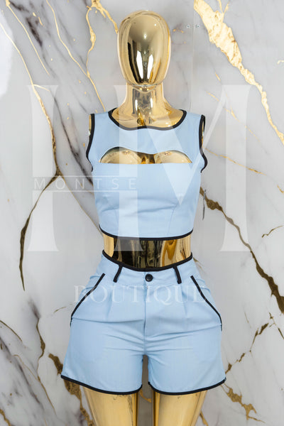 Conjunto casual con escote en pecho y copas