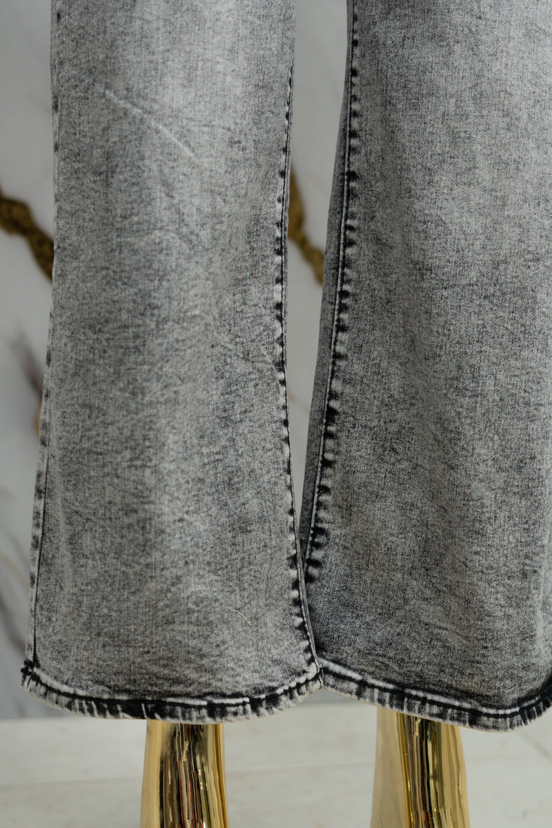 Pantalón gris deslavado
