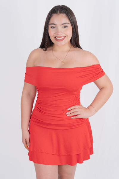 Vestido strapless corto con olanes