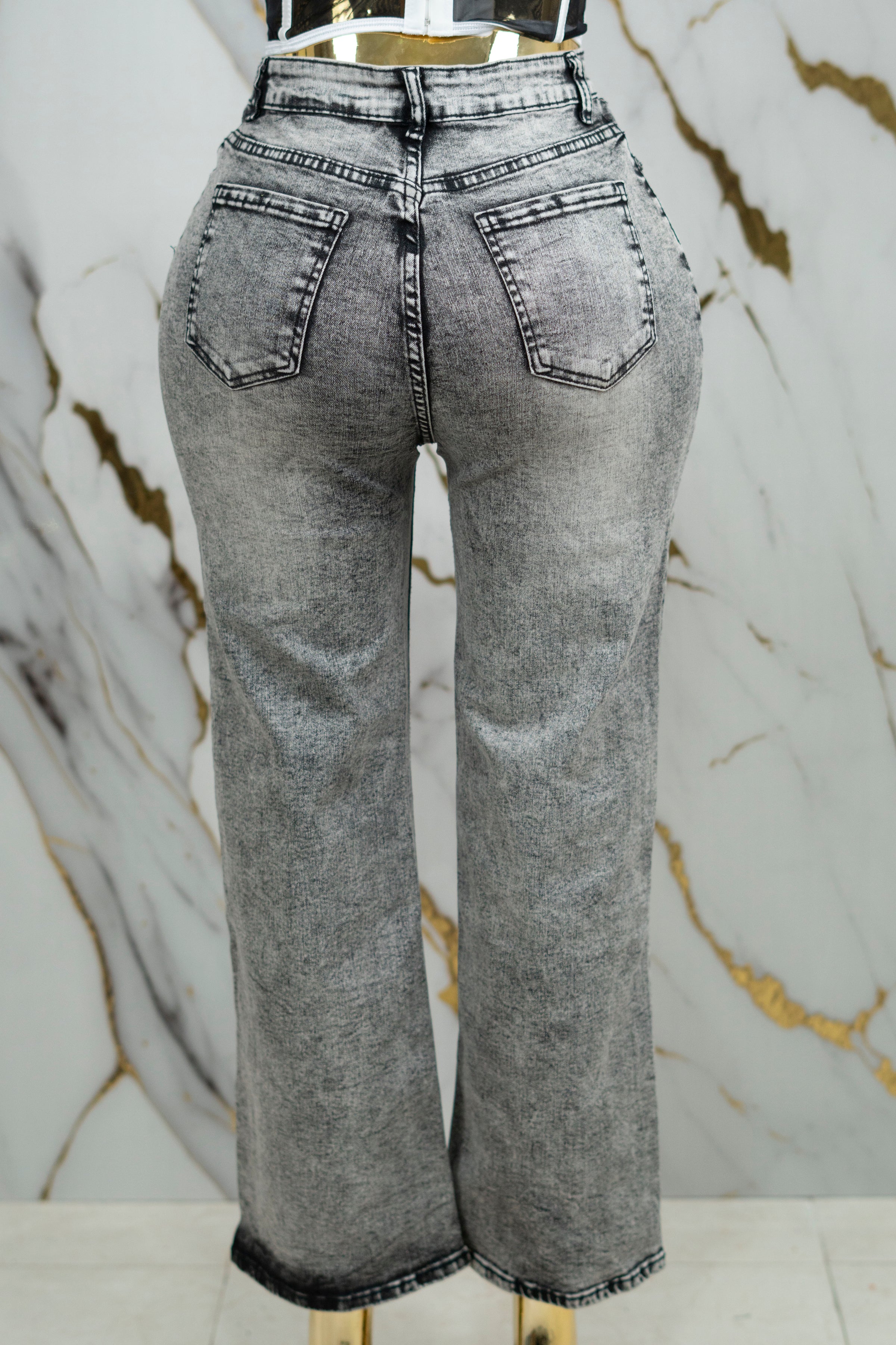 Pantalón gris deslavado