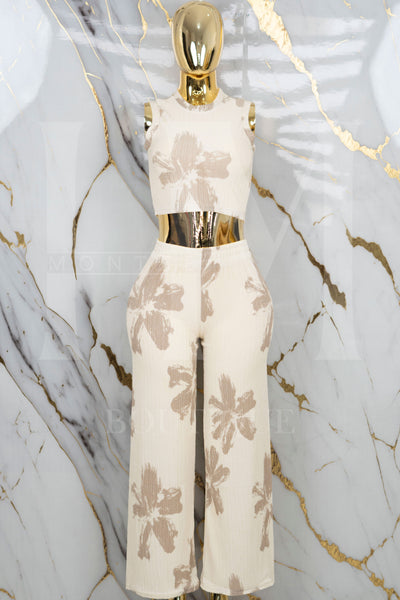 Conjunto floreado de pantalón holgado