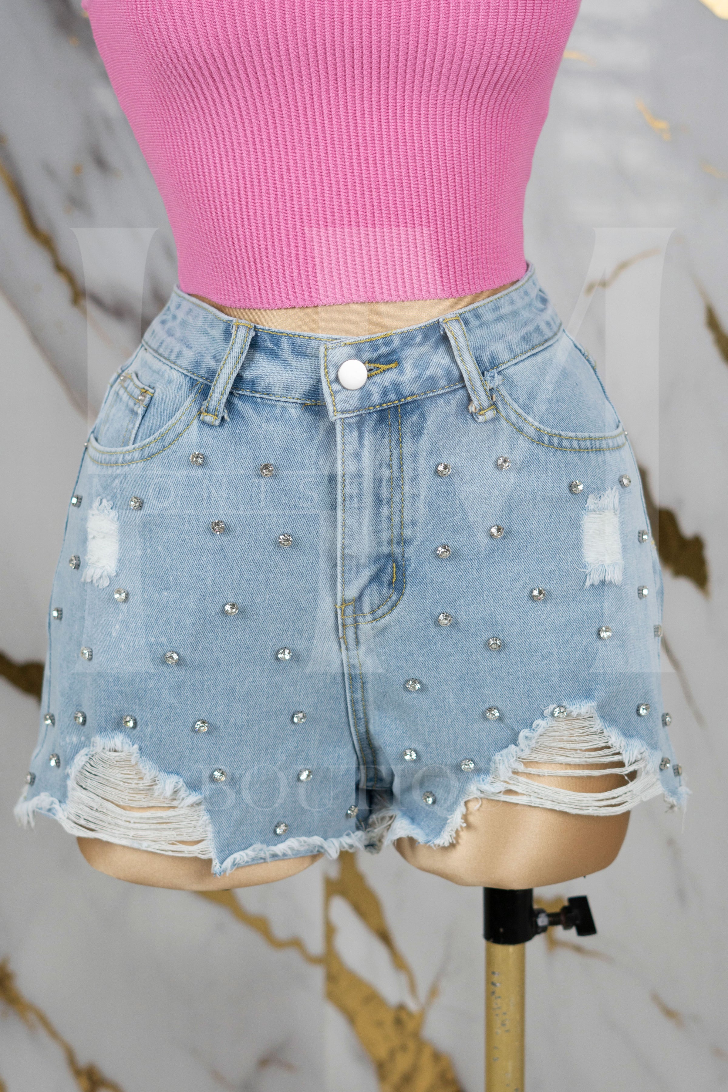 Short de mezclilla con detalle de piedras