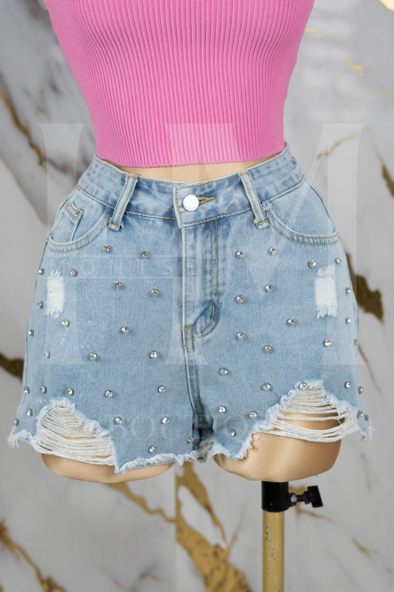 Short de mezclilla con detalle de piedras