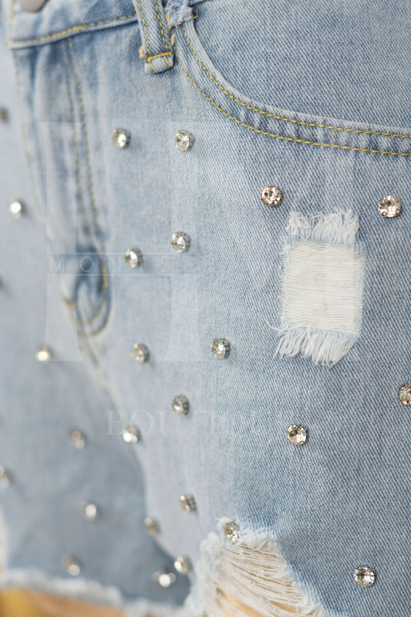 Short de mezclilla con detalle de piedras