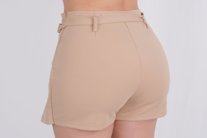 Short falda con cinto